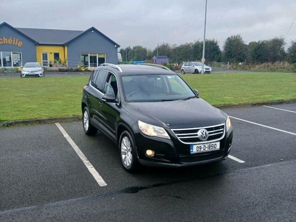 Volkswagen Tiguan SUV, Diesel, 2009, Black