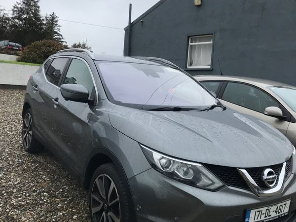 Nissan Qashqai SUV, Diesel, 2017, Grey