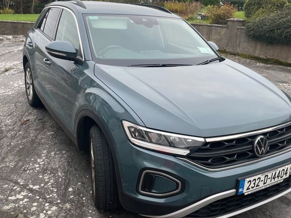 Volkswagen T-Roc SUV, Petrol, 2023, Blue