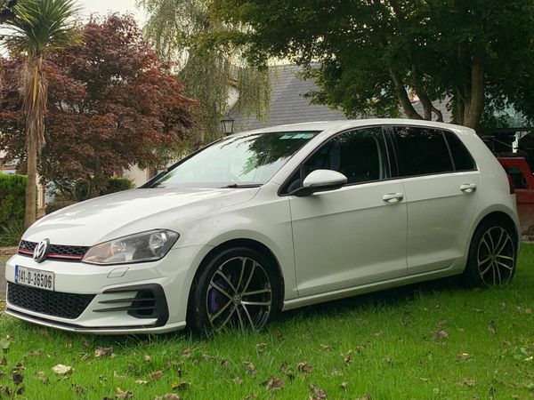 Volkswagen Golf Hatchback, Diesel, 2014, White