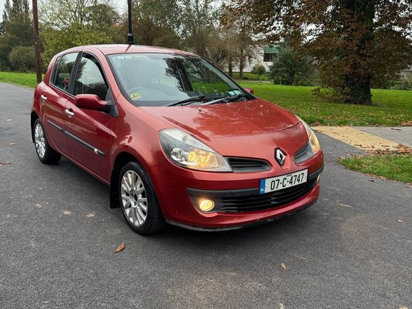 Renault Clio Hatchback, Petrol, 2007, Red