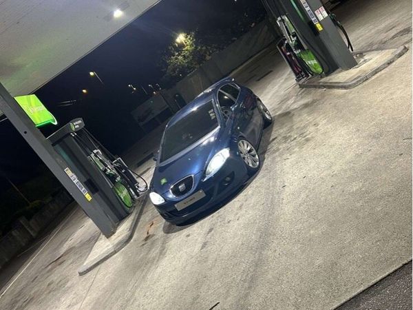 SEAT Leon Hatchback, Diesel, 2010, Grey
