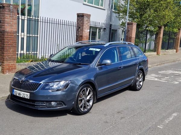 Volkswagen Passat Saloon, Diesel, 2018, Green