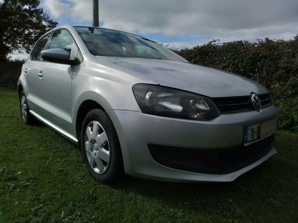 Volkswagen Polo Hatchback, Petrol, 2011, Silver
