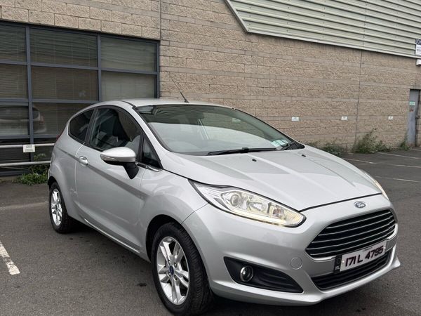 Ford Fiesta Hatchback, Petrol, 2017, Silver