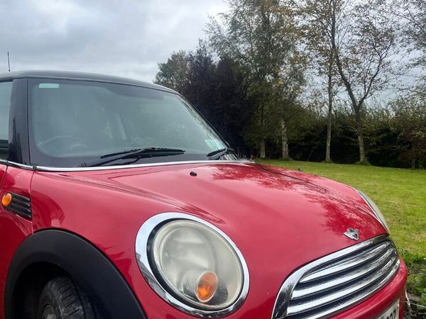 Mini Cooper Hatchback, Diesel, 2009, Red