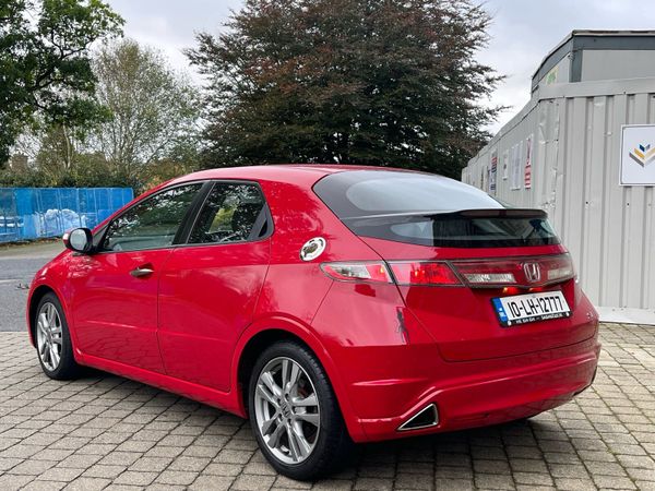 Honda Civic Hatchback, Diesel, 2010, Red