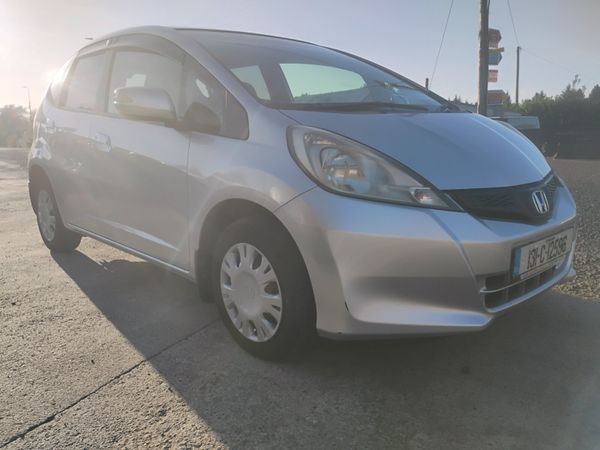 Honda Fit Hatchback, Petrol, 2013, Silver