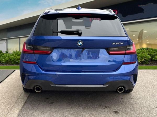 BMW 3-Series Estate, Petrol Hybrid, 2021, Blue