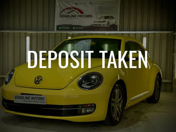 Volkswagen Beetle Hatchback, Petrol, 2012, Yellow