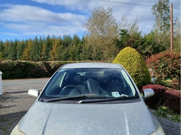 Toyota Auris Hatchback, Petrol, 2007, Silver