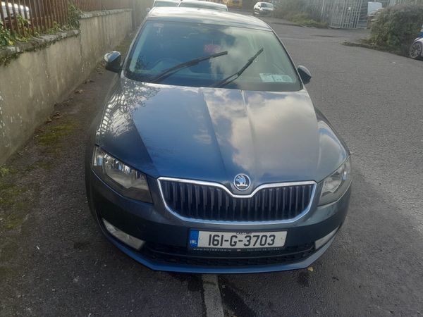 Skoda Octavia Saloon, Diesel, 2016, Grey