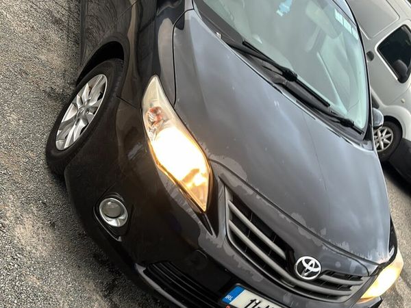 Toyota Corolla Saloon, Diesel, 2011, Black
