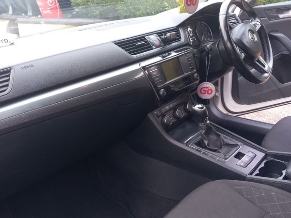 Skoda Superb Estate, Diesel, 2016, White