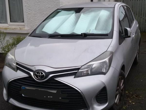 Toyota Yaris Hatchback, Petrol, 2015, Silver