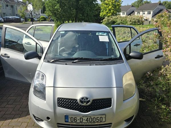 Toyota Yaris Hatchback, Petrol, 2006, Silver