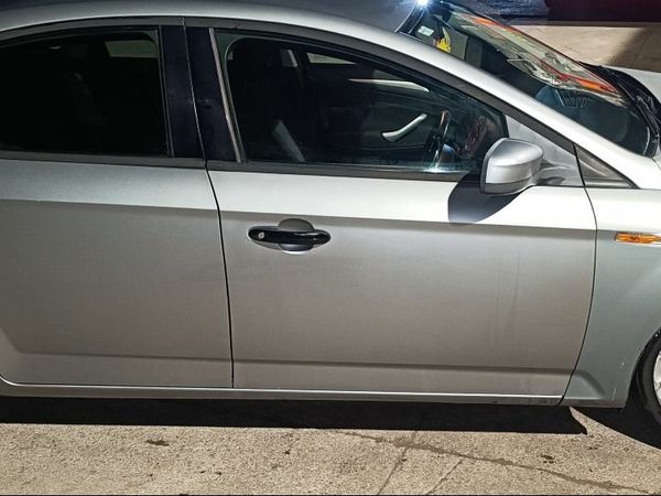 Ford Mondeo Saloon, Diesel, 2009, Silver
