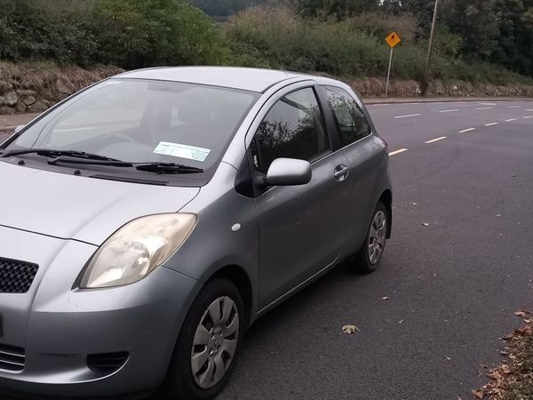Toyota Yaris Hatchback, Petrol, 2006, Silver