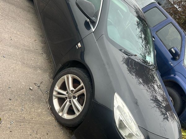 Vauxhall Insignia Hatchback, Diesel, 2011, Black