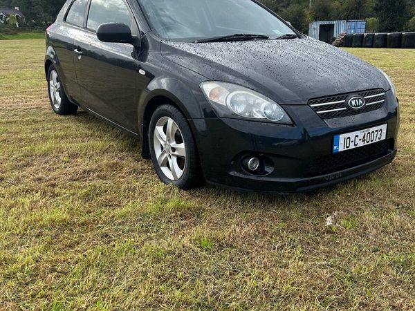 Kia Ceed Hatchback, Diesel, 2010, Black