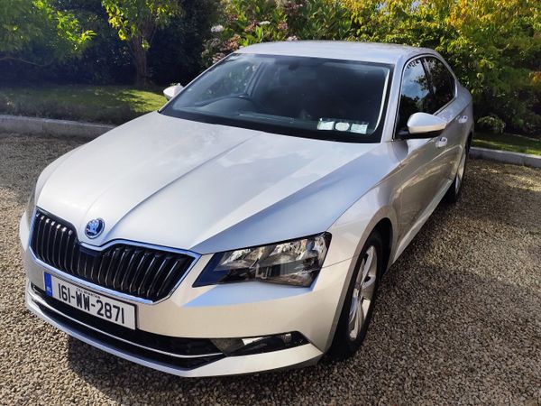 Skoda Superb Hatchback, Petrol, 2016, Silver
