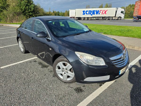 Vauxhall Insignia Hatchback, Diesel, 2011, Black