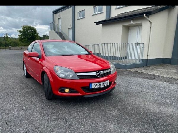 Opel Astra Hatchback, Petrol, 2008, Red