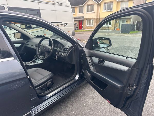 Mercedes-Benz C-Class Saloon, Diesel, 2009, Grey