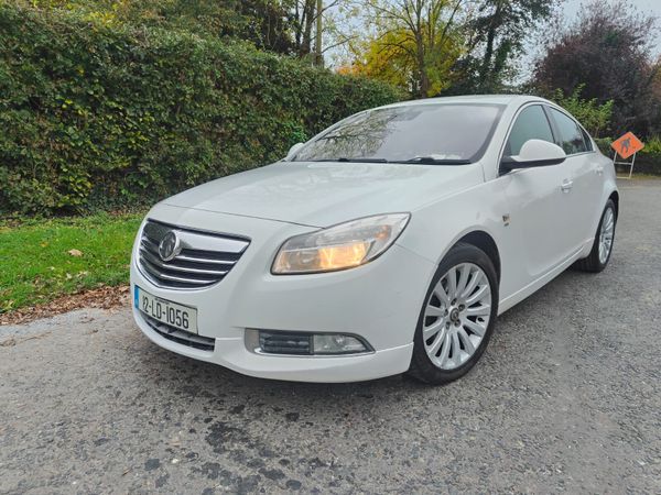 Vauxhall Insignia Hatchback, Diesel, 2012, White