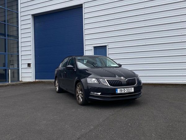 Skoda Octavia Saloon, Diesel, 2019, Black