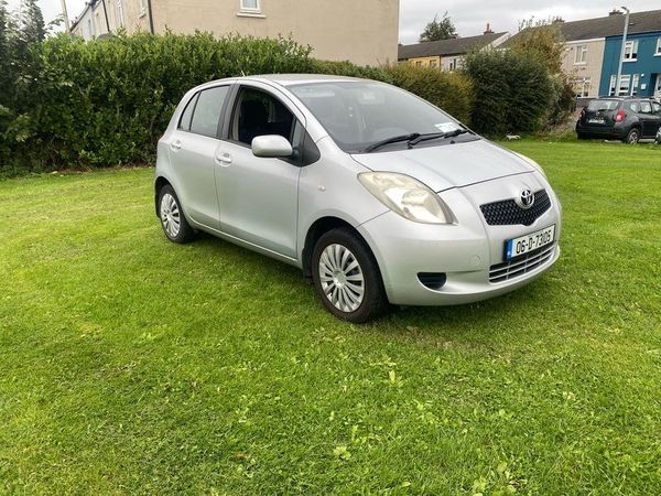 Toyota Yaris Hatchback, Petrol, 2006, Silver