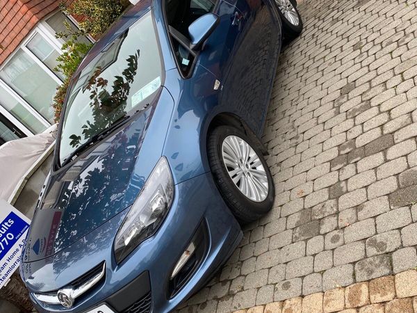 Vauxhall Astra Hatchback, Petrol, 2013, Blue