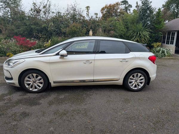 Citroen DS 5 Hatchback, Diesel, 2012, White