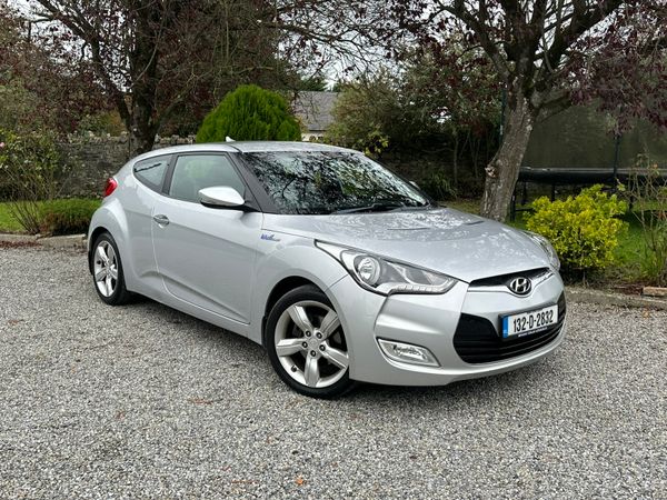 Hyundai Veloster Hatchback, Petrol, 2013, Silver
