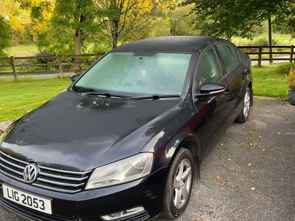 Volkswagen Passat Saloon, Diesel, 2011, Black