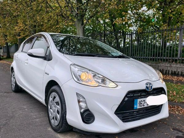 Toyota Aqua Hatchback, Petrol Hybrid, 2016, White