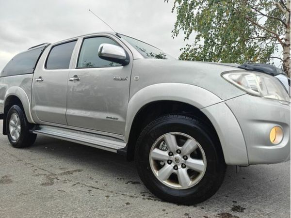 Toyota Hilux Pick Up, Diesel, 2011, Silver
