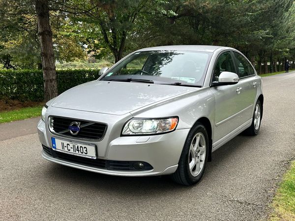 Volvo S40 Saloon, Diesel, 2011, Silver