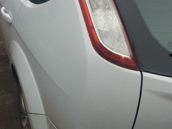 Ford Focus Hatchback, Diesel, 2011, White
