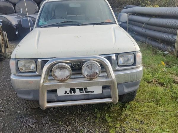 Toyota Hilux Pick Up, Diesel, 2001, White