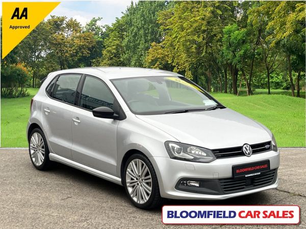 Volkswagen Polo Hatchback, Petrol, 2014, Silver