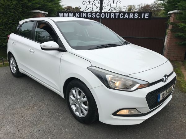 Hyundai i20 Hatchback, Petrol, 2016, White