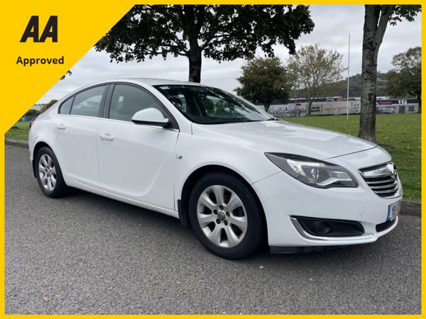 Opel Insignia Hatchback, Diesel, 2015, White