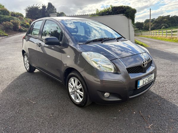 Toyota Yaris Hatchback, Petrol, 2011, Grey