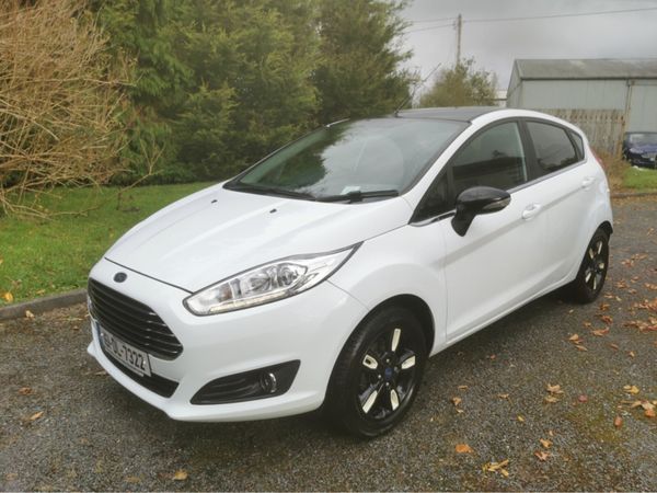 Ford Fiesta Hatchback, Petrol, 2016, White