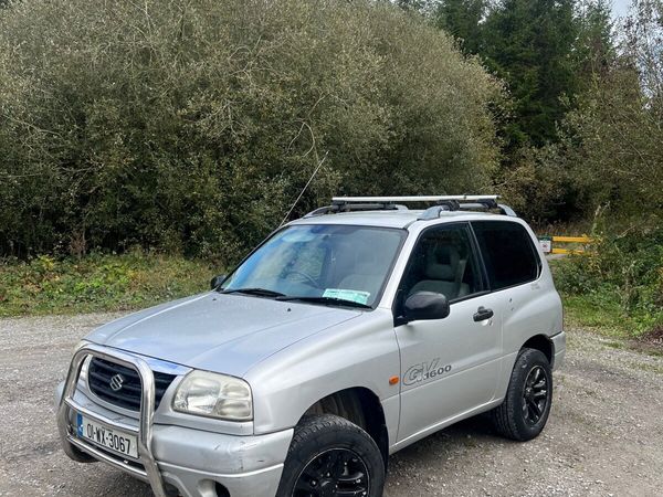 Suzuki Grand Vitara SUV, Petrol, 2001, Silver