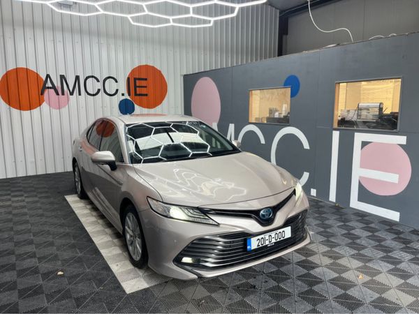Toyota Camry Saloon, Petrol Hybrid, 2020, Silver