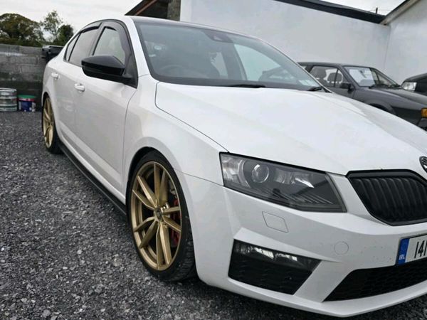 Skoda Octavia Hatchback, Diesel, 2014, White