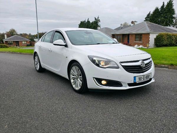 Vauxhall Insignia Hatchback, Diesel, 2016, White