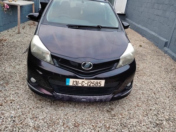 Toyota Vitz Hatchback, Petrol, 2013, Silver